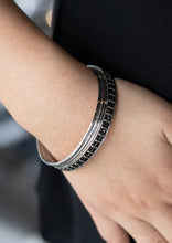 Load image into Gallery viewer, Flawless Flaunter - Black