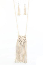 Load image into Gallery viewer, Macrame Mantra - White