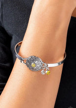 Load image into Gallery viewer, Fleur de Prairie - Yellow