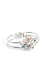 Load image into Gallery viewer, Chic Corsage - White