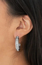 Load image into Gallery viewer, 5th Ave Fashionista - White
