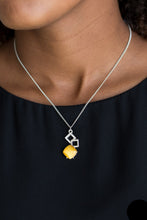 Load image into Gallery viewer, Stylishly Square - Yellow
