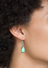 Load image into Gallery viewer, Jaw-Dropping Diva - Green
