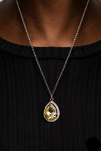 Load image into Gallery viewer, Duchess Decorum - Yellow
