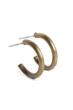 Load image into Gallery viewer, Linear Lady - Brass
