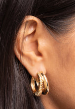 Load image into Gallery viewer, Textured Tremolo - Gold
