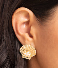 Load image into Gallery viewer, Oyster Opulence - Gold
